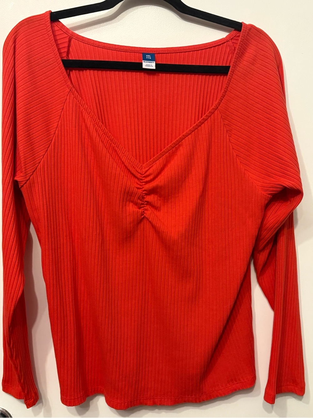 Old Navy Women's Bright Red Ribbed Long-Sleeve V-Neck Top